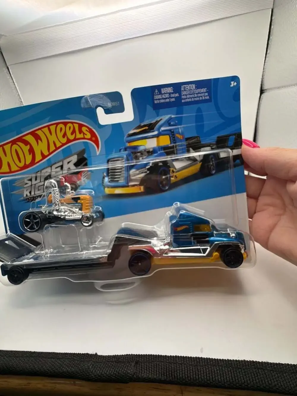 Hot Wheels Super Rigs Steel Power Transporter Vehicle with Detachable Trailer an